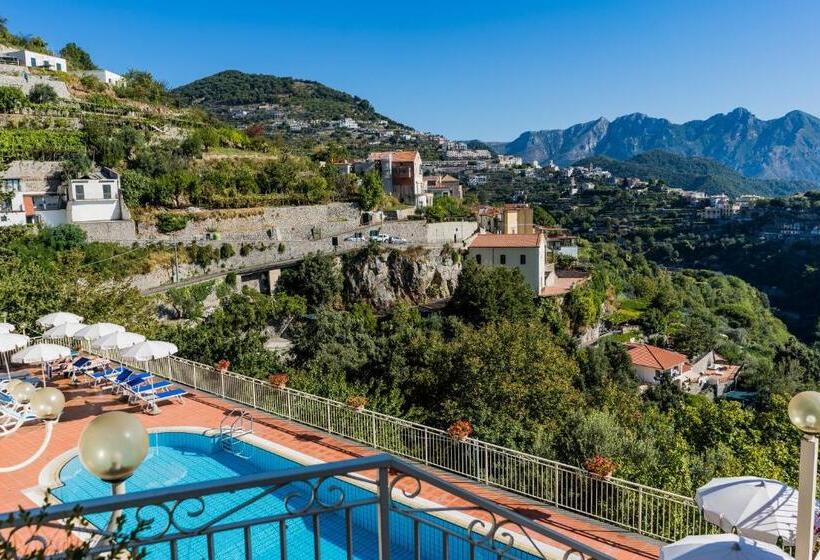 스탠다드 트리플 발코니 룸, Ravello View