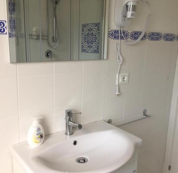 デラックスの４人部屋, Veda Elegant Rooms
