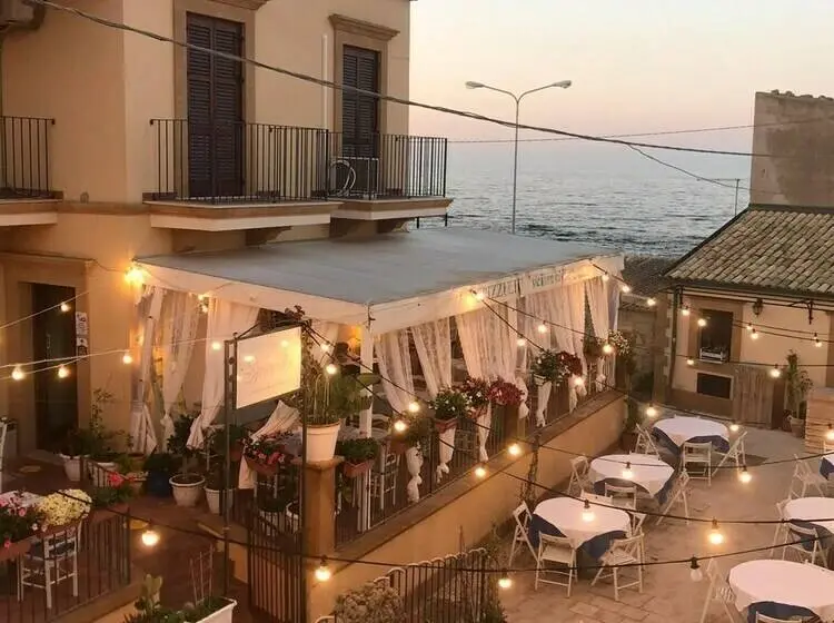 スーペリアスタジオ, Regina Margherita B&b