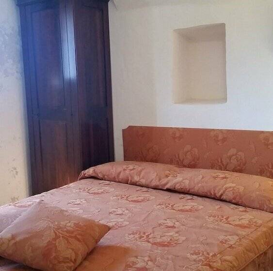 غرفة أساسية, La Torre Rossa