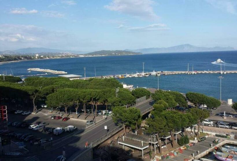 带大床的豪华间, Guest House Domus Cicerone