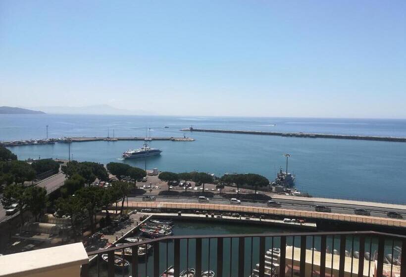 带大床的豪华间, Guest House Domus Cicerone