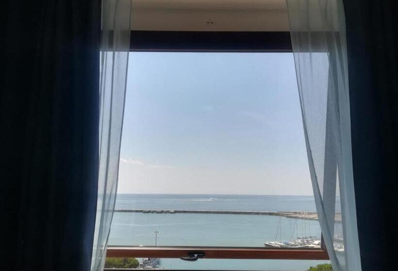 四人豪华间, Guest House Domus Cicerone