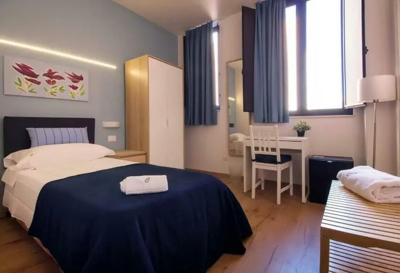 اتاق استاندارد یک نفره, Cianciana