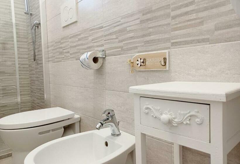 اتاق عادی, Il Giardino