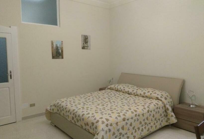 带阳台的豪华间, Leonessa Di Puglia