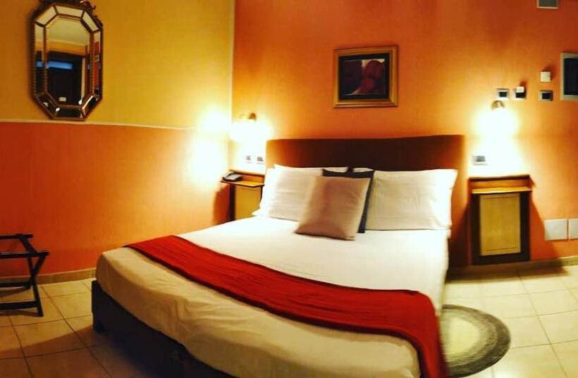 キングサイズベッドのスタンダードルーム, La Contessa B&b