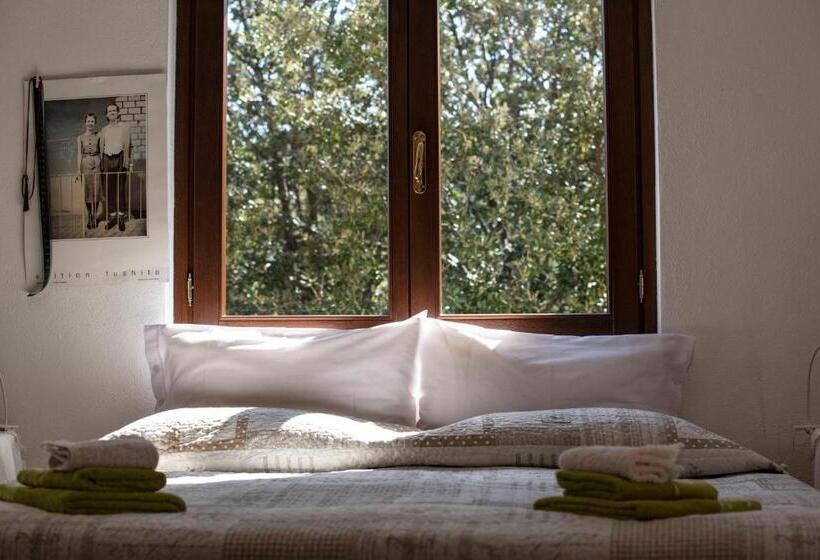 חדר סטנדרט לשלושה עם נוף לגינה, Suite Cucinino, Bagno, Ingresso Indipendente In Villa Vìvì