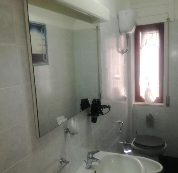 اتاق لوکس, Affittacamere Da Chris