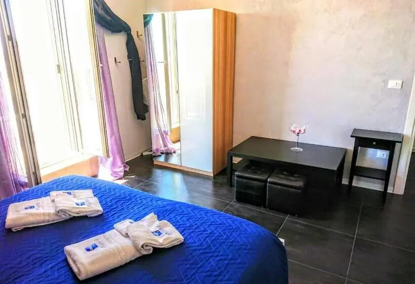 スタンダードトリプルルームの外観-バスルーム, Rooms Gli Arcangeli 2   Affitti Brevi Italia