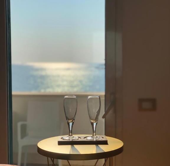 سوئیت با وان آب گرم, Palese Profumo Di Mare