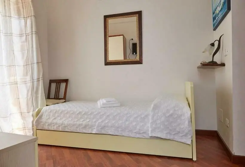 Standard Yhden Hengen Huone, Il Peschiciano