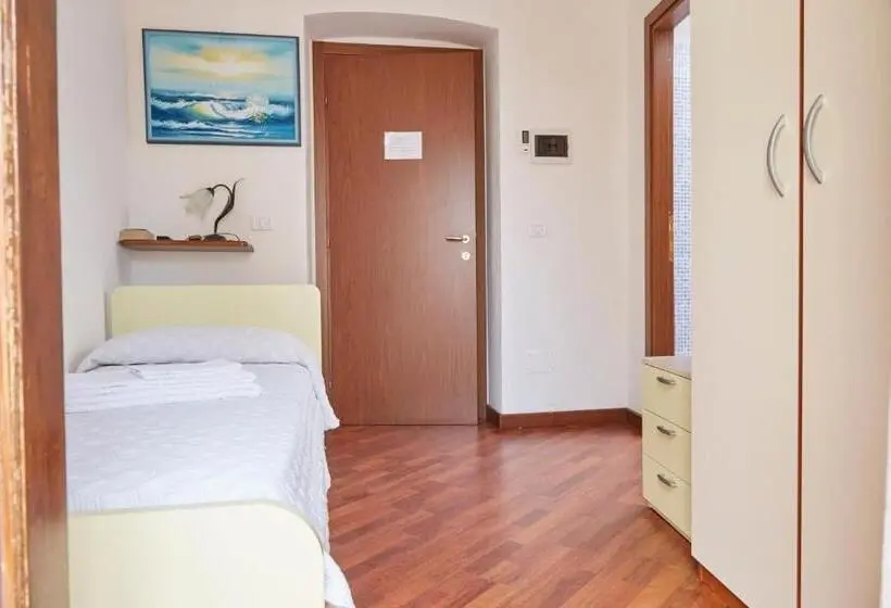 Standard Yhden Hengen Huone, Il Peschiciano