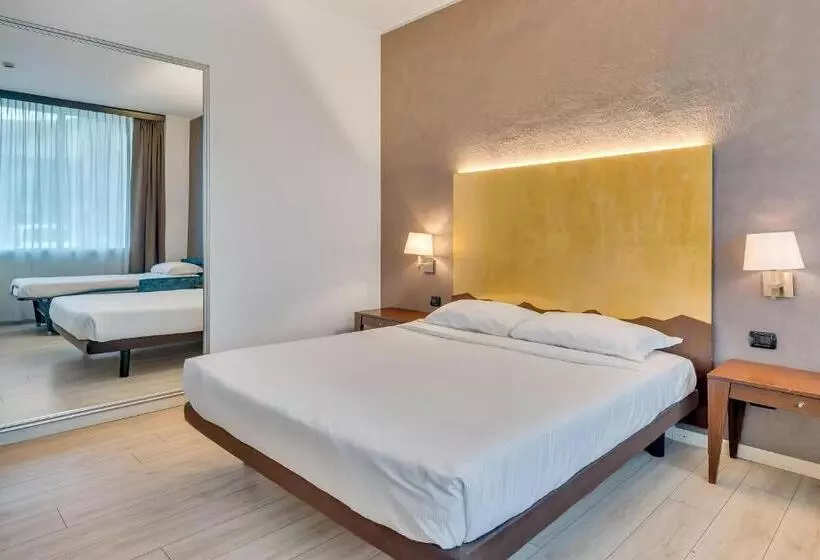 Standard Neljän Hengen Huone, B&b Hotel Bergamo Executive