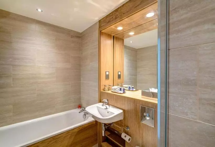 اتاق سوپریور با چشم‌انداز, Apex City Quay Hotel & Spa