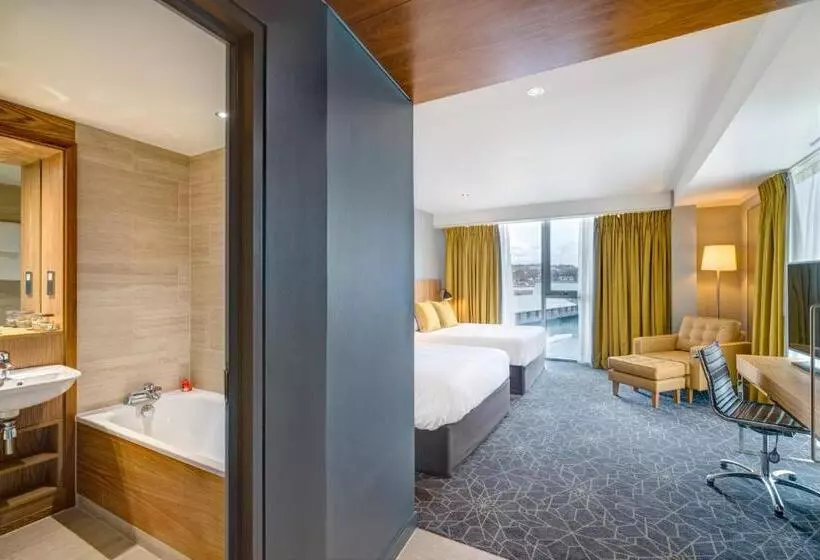 اتاق استاندارد چهار تخته, Apex City Quay Hotel & Spa