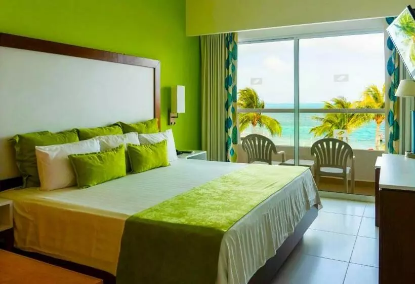 اتاق سوپریور با چشم‌انداز دریا, Cancun Bay All Inclusive