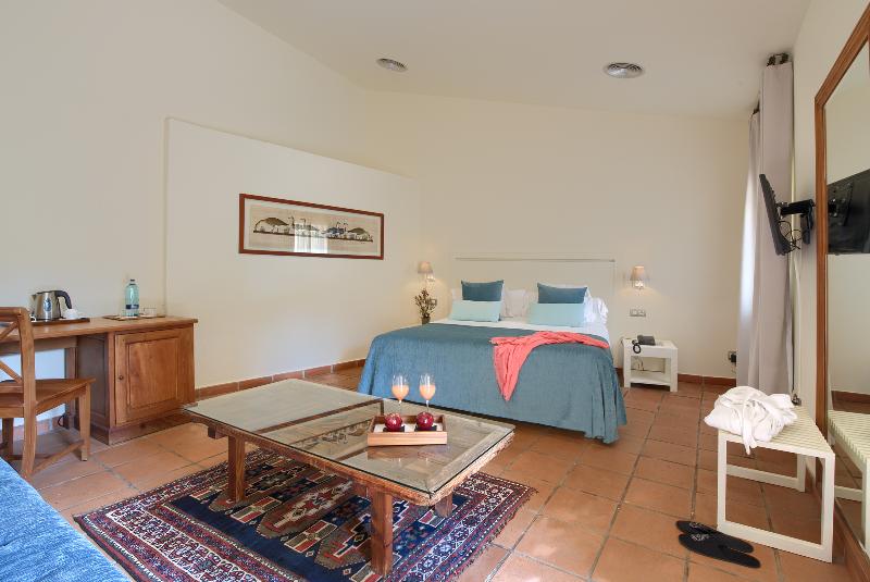 주니어 스위트, Convent De Begur