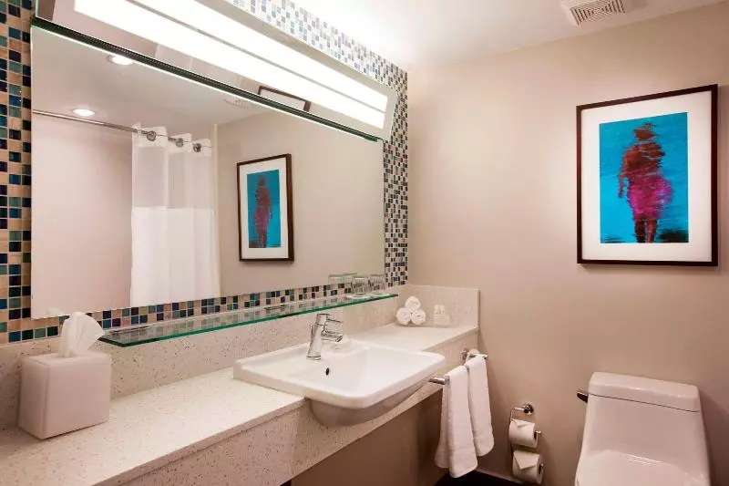 اتاق استاندارد با چشم‌انداز دریا, Courtyard By Marriott Isla Verde Beach Resort