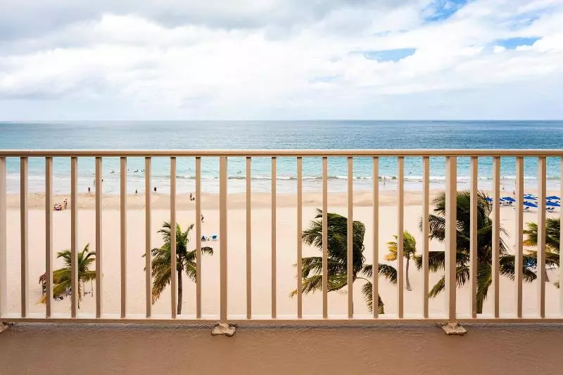اتاق استاندارد با چشم‌انداز دریا, Courtyard By Marriott Isla Verde Beach Resort