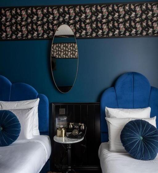 Habitación Triple Estándar, Craves