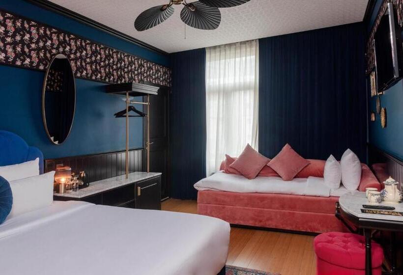 Habitación Triple Estándar, Craves