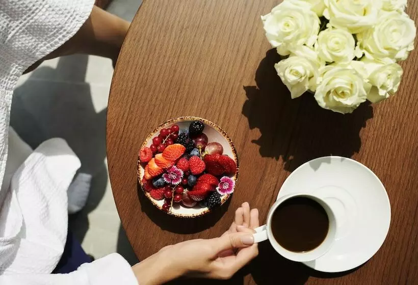 キングサイズベッドのスタンダードルーム, Fairmont Dubai