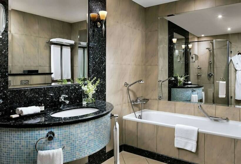 غرفة قياسية سرير كينج, Fairmont Dubai