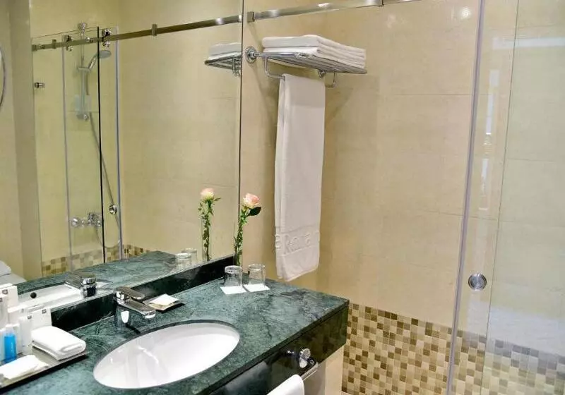 スタンダードルーム, Gefinor Rotana – Beirut