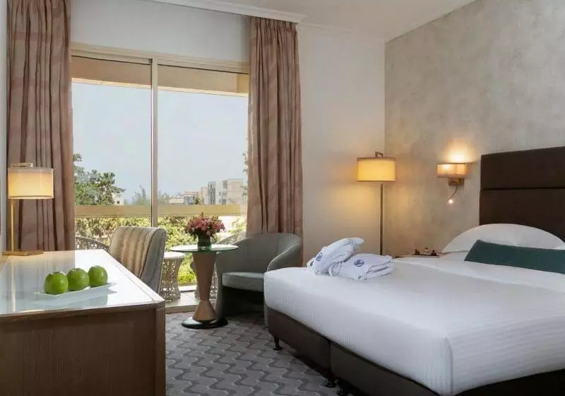 キングサイズベッドのスタンダードルーム, Gefinor Rotana – Beirut