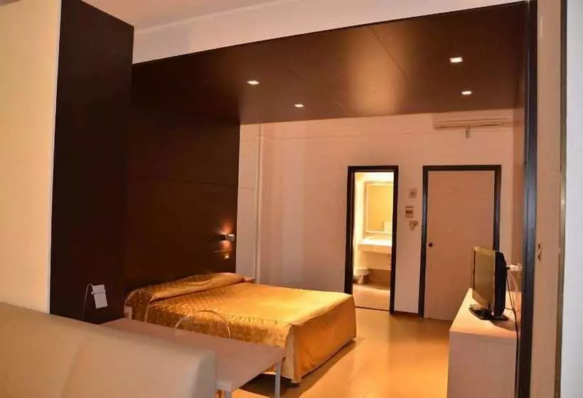 اتاق استاندارد سه نفره, Grand Eur
