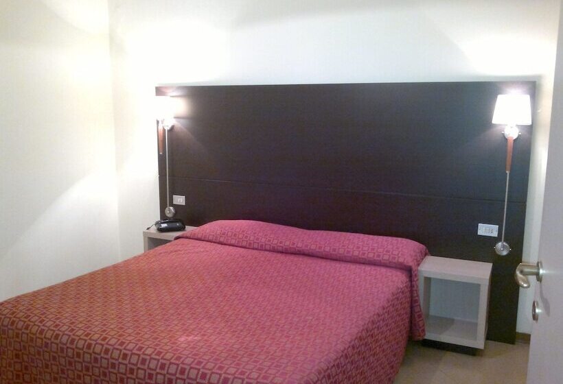 חדר סטנדרט לארבעה, Grand Eur