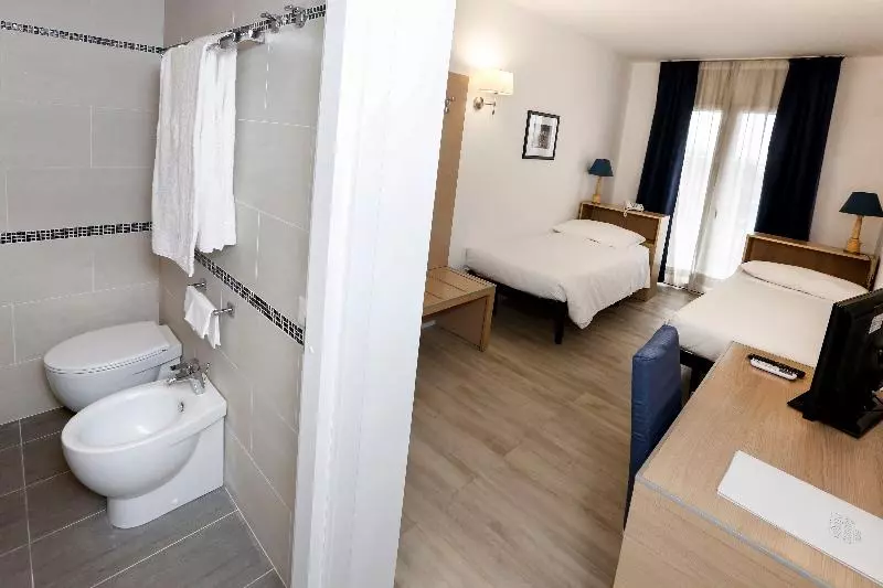 اتاق استاندارد یک تخته با چشم‌انداز, Ana Holiday Inn Kanazawa Sky, An Ihg