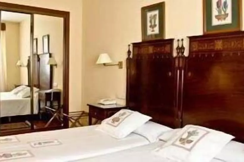 اتاق استاندارد, Iberia Plaza América
