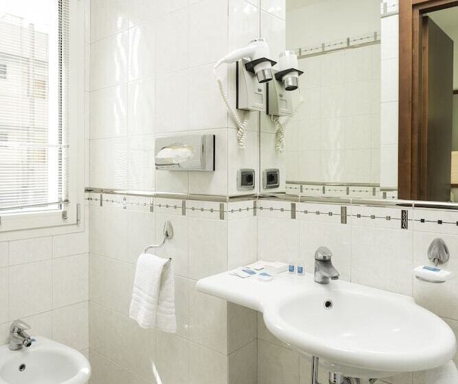 اتاق استاندارد یک نفره, Millenn