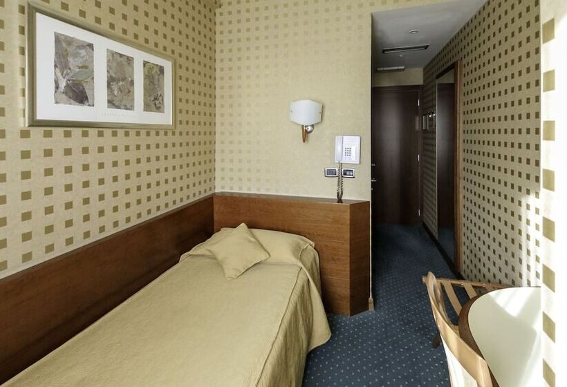 اتاق استاندارد یک نفره, Millenn