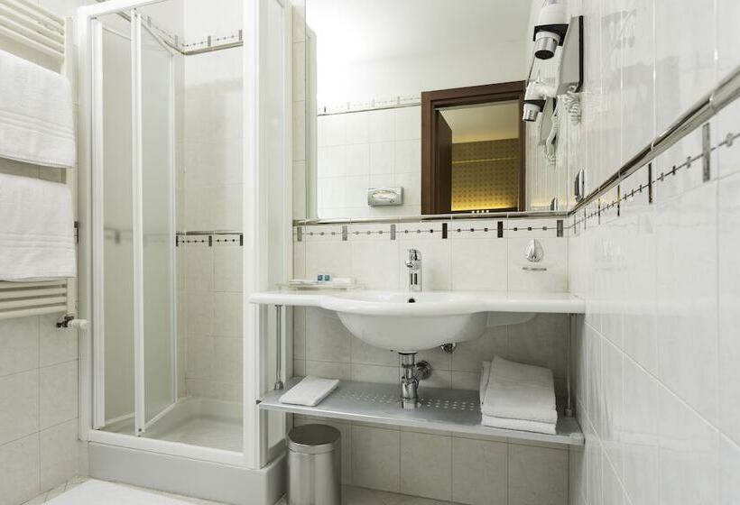 اتاق استاندارد, Millenn