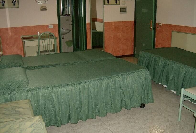 اتاق استاندارد سه نفره, Mistral