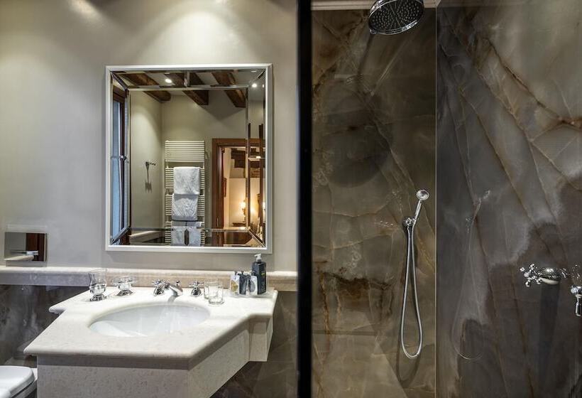 Classic Room with Views