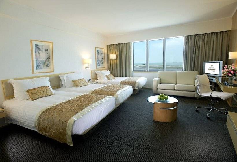 غرفة قياسية ثلاثية, Regal Airport