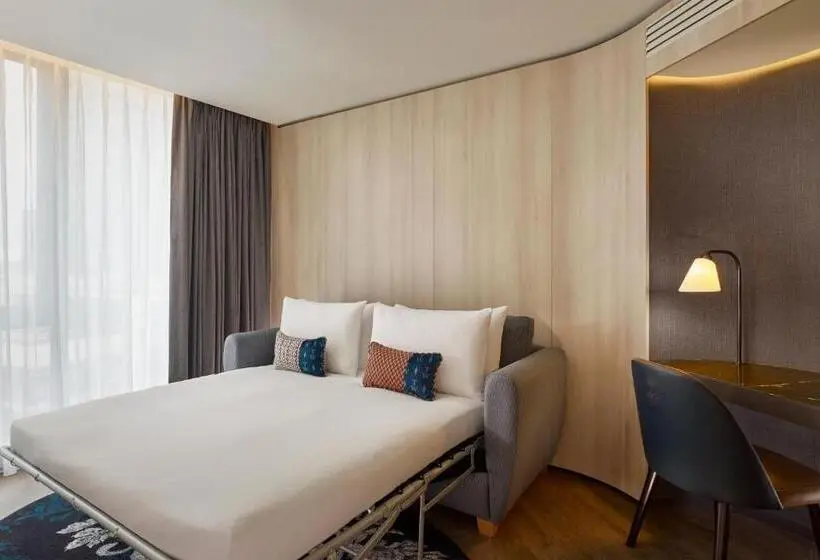 سوئیت با تخت بزرگ, Hotel Riu Plaza London The Westminster