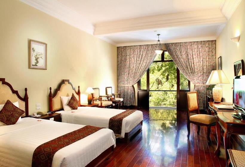 Premium room with river view, Saigon Morin