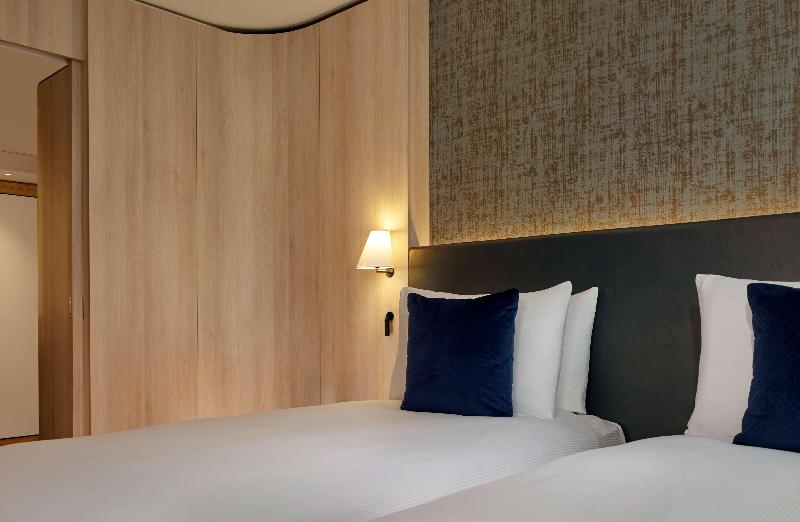 Номер Стандарт, The Westminster London, Curio Collection By Hilton