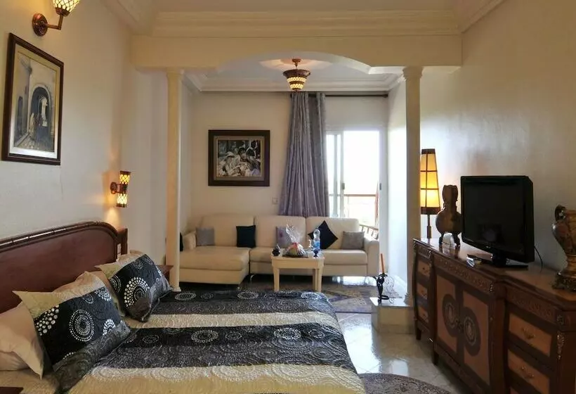 اتاق استاندارد سه نفره, Zalagh Parc Palace