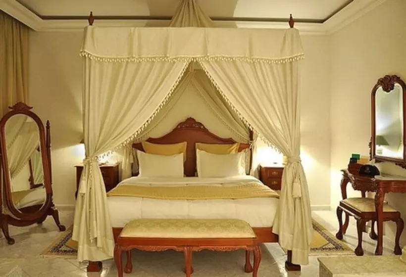 اتاق استاندارد سه نفره, Zalagh Parc Palace