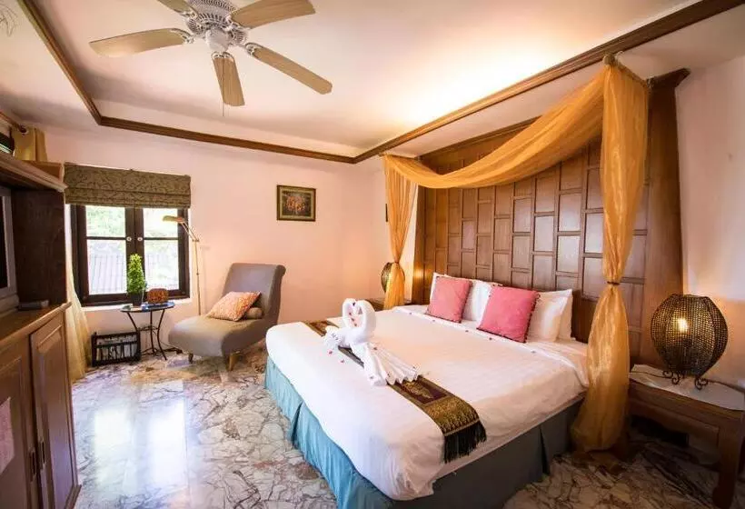 اتاق سوپریور با چشم‌انداز باغ, Koh Chang Cliff Beach Resort