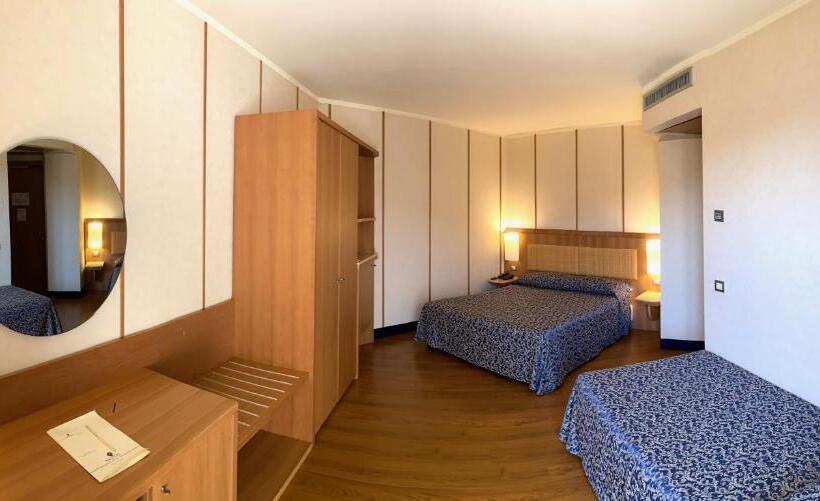 غرفة قياسية ثلاثية, Nicotel Barletta