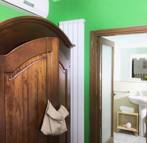 غرفة قياسية رباعية, B&b Casa Te La Bradamante