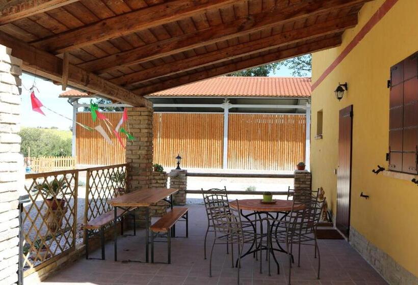 プールビュースタンダードステューディオ, Agriturismo Fattoria Del Colle