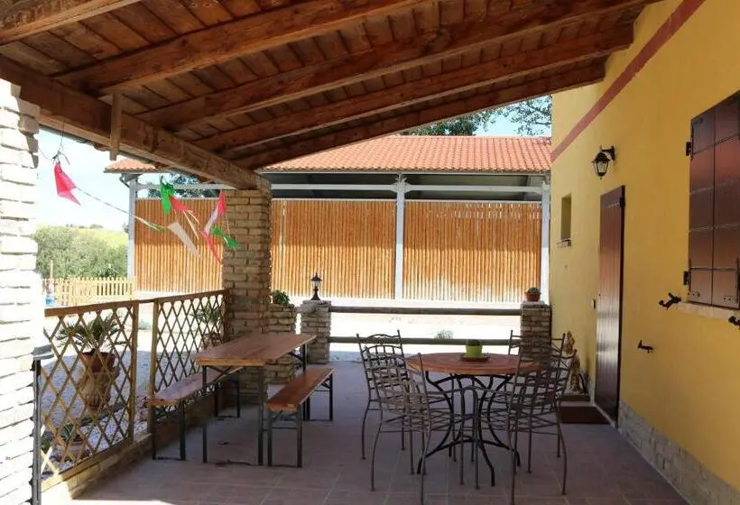 プールビュースタンダードステューディオ, Agriturismo Fattoria Del Colle
